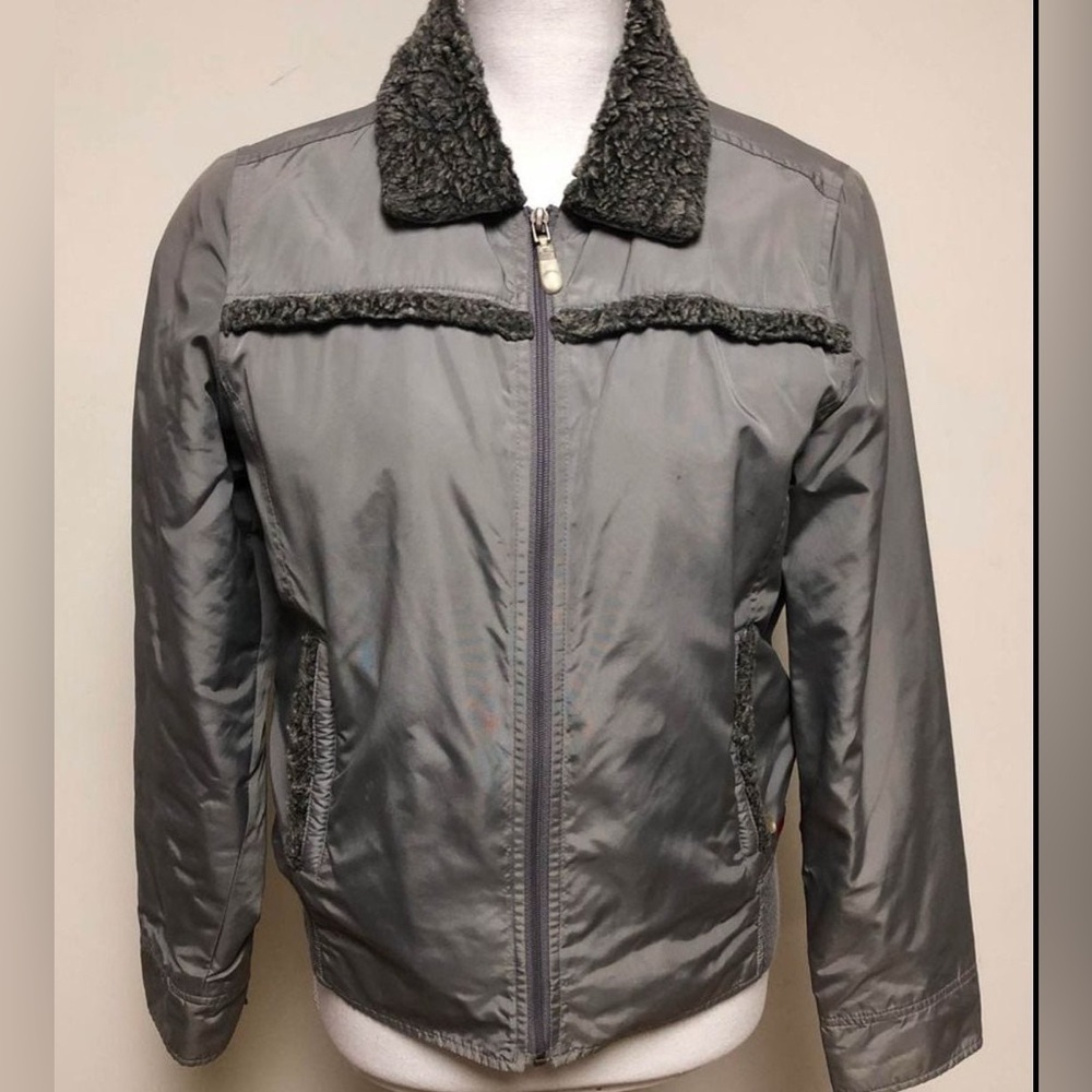 TILT bomber jacket coat Y2k faux fur sherpa quilted grey size small full zip